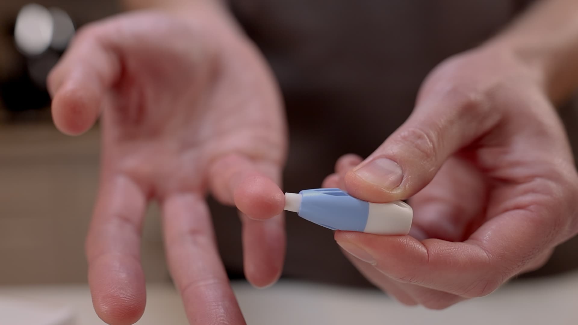 LoBio P1 with Fingerstick